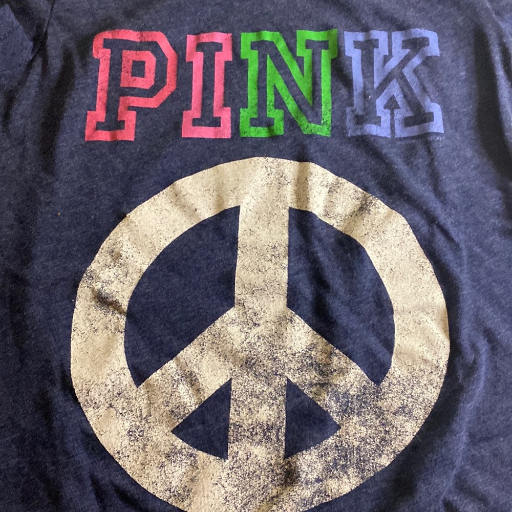 (D9) Pink Victoria Secret shirt Sz. Small
